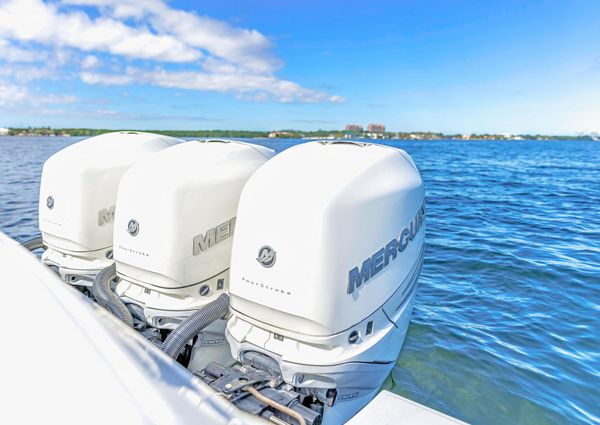 Boston-whaler 380-OUTRAGE image