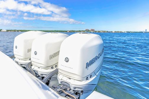 Boston-whaler 380-OUTRAGE image