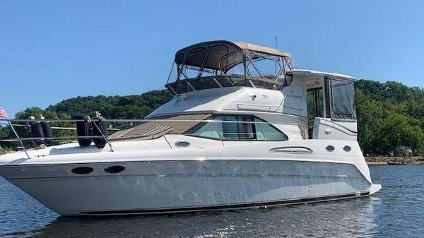 Sea Ray 370 Aft Cabin