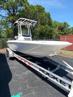 Boston Whaler 240 Dauntless image