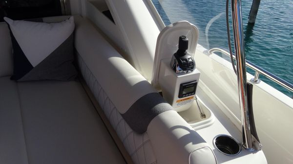 Riviera 6000 Sport Yacht image