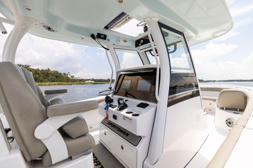 Sportsman Open 302 Center Console image