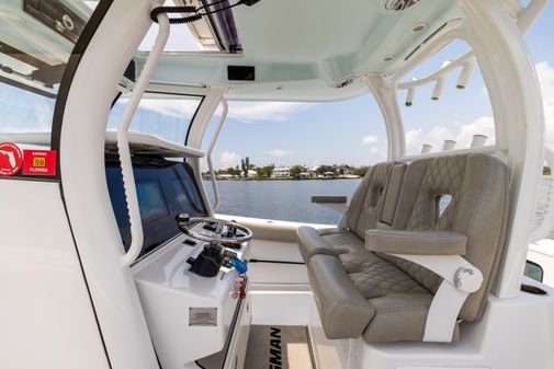 Sportsman Open 302 Center Console image