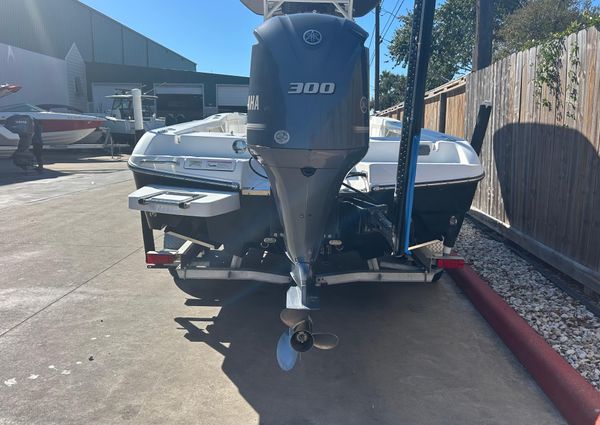 Crevalle 25 Bay image