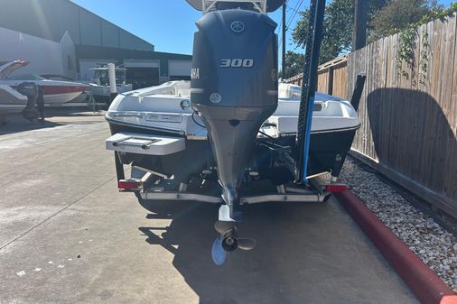 Crevalle 25 Bay image