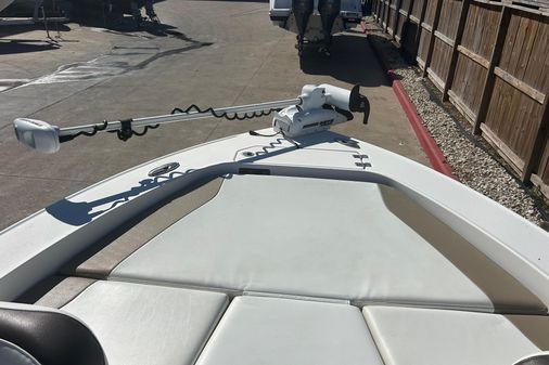 Crevalle 25 Bay image