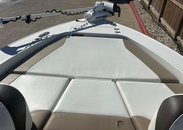 Crevalle 25 Bay image