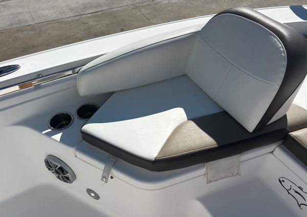 Crevalle 25 Bay image