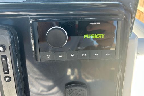 Crevalle 25 Bay image