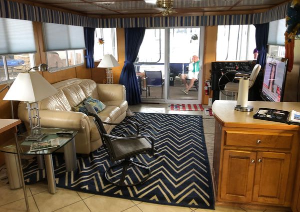 Lakeview HOUSEBOAT image