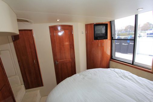 Carver 444 Cockpit Motor Yacht image