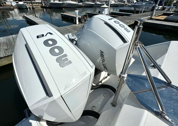 Boston Whaler 320 Outrage image