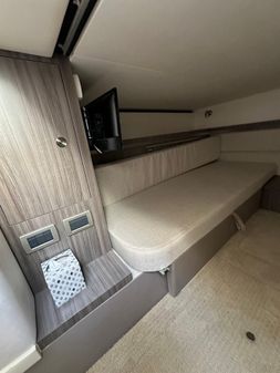 Sea Ray Sundancer 320 image