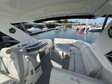 Sea Ray Sundancer 320 image