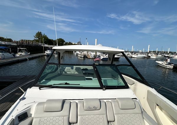 Sea Ray Sundancer 320 image