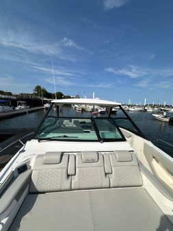 Sea Ray Sundancer 320 image