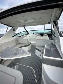 Sea Ray Sundancer 320 image