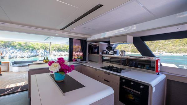 Fountaine Pajot Catamaran Alegria 67 image