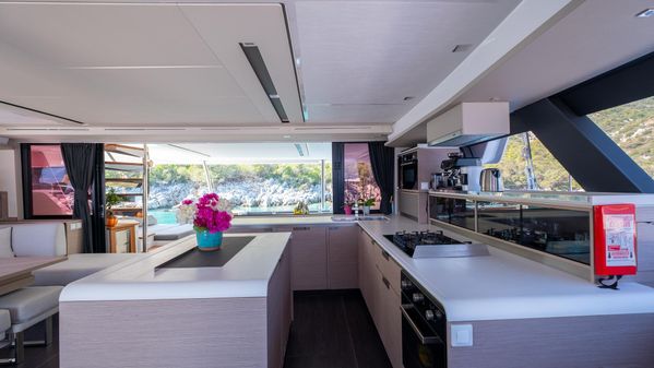 Fountaine Pajot Catamaran Alegria 67 image