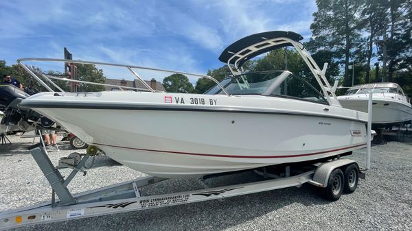 Boston Whaler 230 Vantage