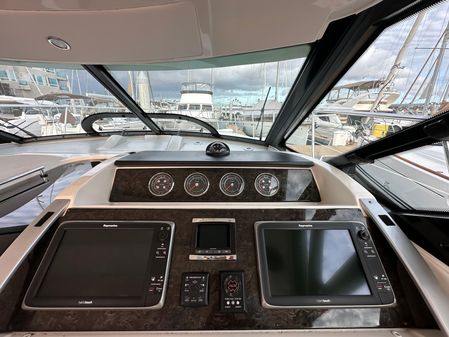 Sea Ray 410 Sundancer image