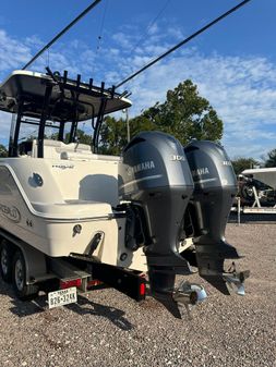 Robalo R302-CENTER-CONSOLE image