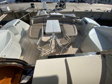 Pershing 62' image