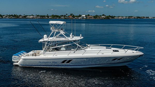 Intrepid 475 Sport Yacht