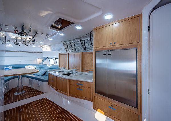 Intrepid 475 Sport Yacht image