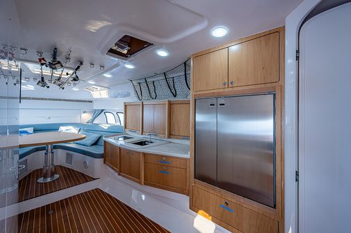 Intrepid 475 Sport Yacht image