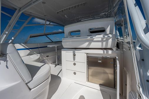 Intrepid 475 Sport Yacht image