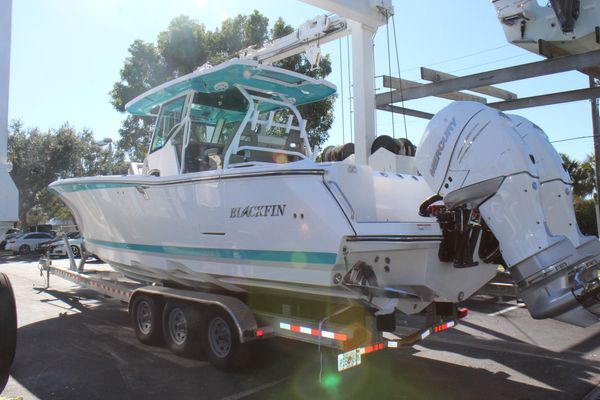 Blackfin 332 CC - main image