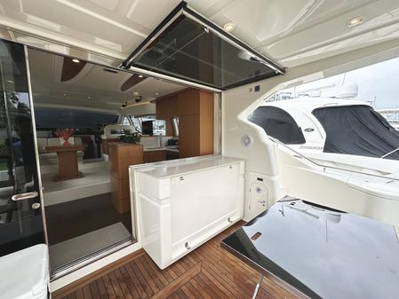 Ferretti Yachts 530 image