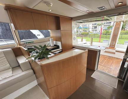 Ferretti Yachts 530 image