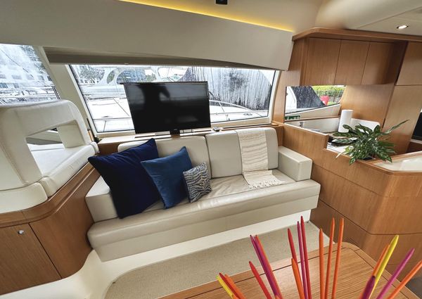 Ferretti Yachts 530 image