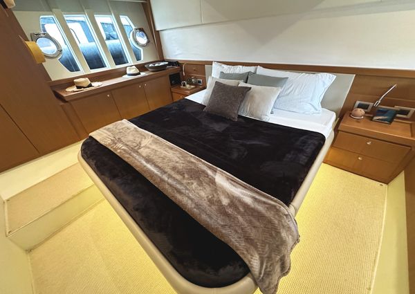 Ferretti Yachts 530 image