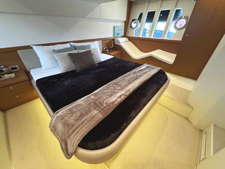 Ferretti Yachts 530 image