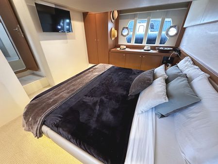 Ferretti Yachts 530 image