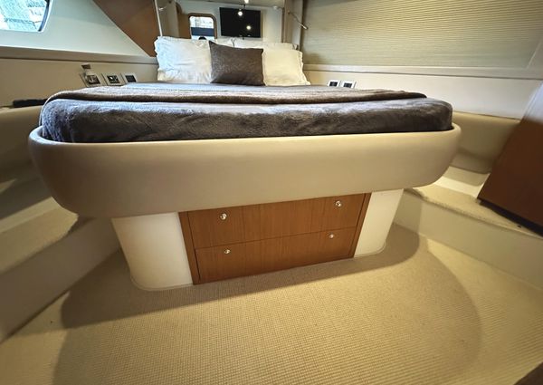 Ferretti Yachts 530 image