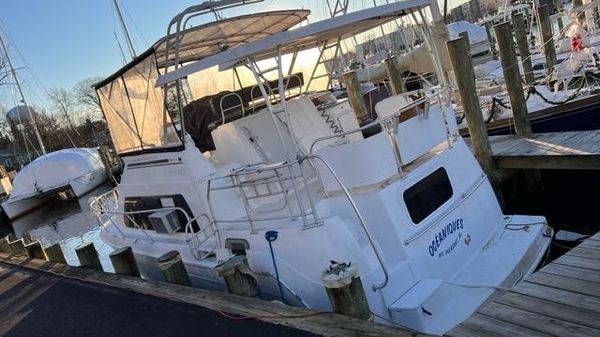 Mainship 34 Motor Yacht 