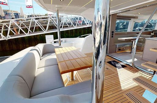 Sunseeker Manhattan 68 image