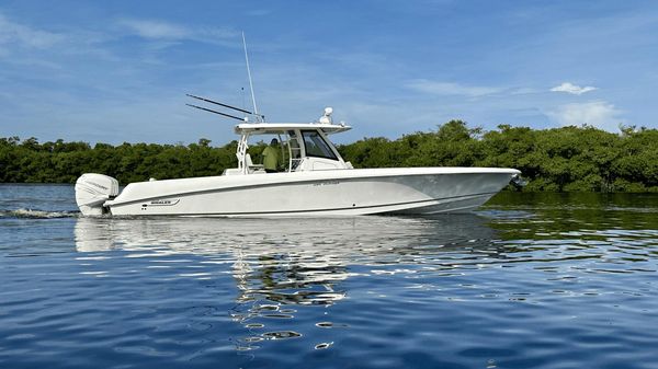 Boston Whaler 350 Outrage 