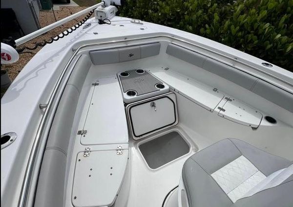 Sea-pro 219-CENTER-CONSOLE image