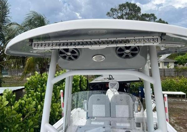 Sea-pro 219-CENTER-CONSOLE image