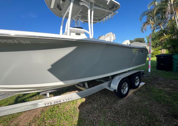 Sea-pro 219-CENTER-CONSOLE image