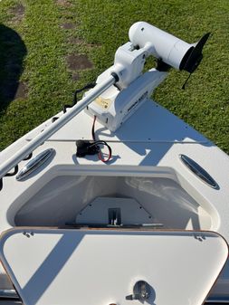 Sea-pro 219-CENTER-CONSOLE image