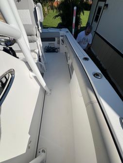 Sea-pro 219-CENTER-CONSOLE image