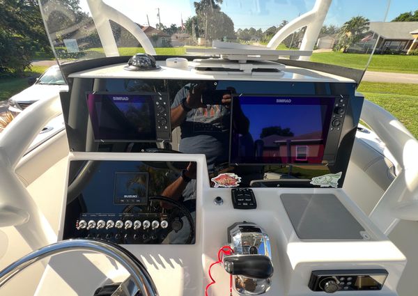 Sea-pro 219-CENTER-CONSOLE image