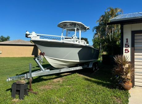 Sea-pro 219-CENTER-CONSOLE image