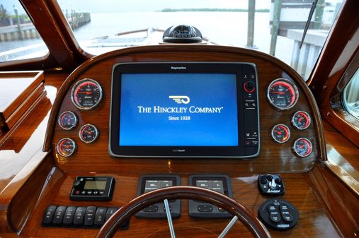 Hinckley Picnic Boat MKIII image